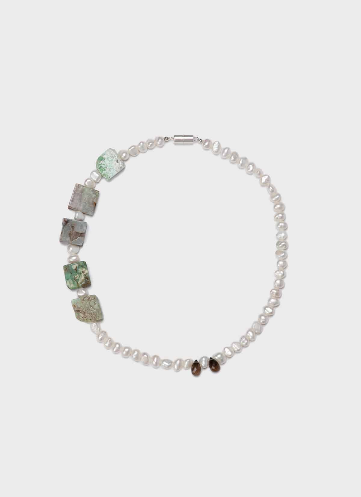 Mass Pearl Necklace With Chrysoprase Nuggets