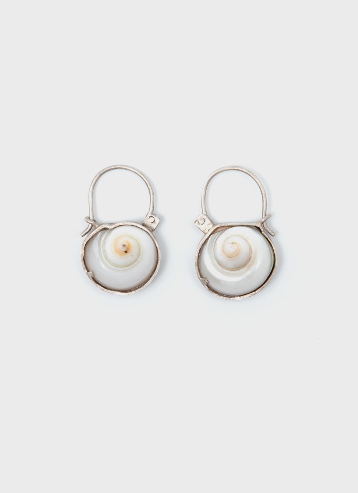 La Ma R Seashell Earrings Silver IV