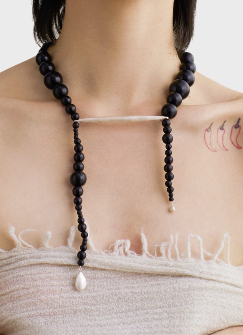 Qiqi Ebony Beads Sprout Clip Necklace